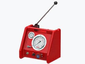 Trykprøvningsudstyr