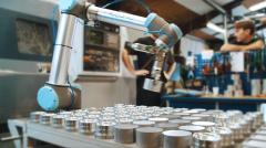 Dette billede illustrere BILA – Vores UR-robot er en overskudsforretning