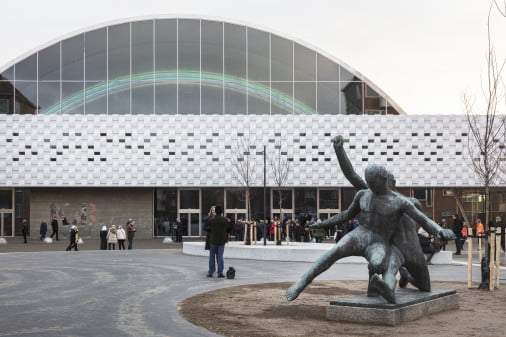 Dette billede illustrere BMI Danmark – Tagpap pryder K.B. Hallens nye tagbue