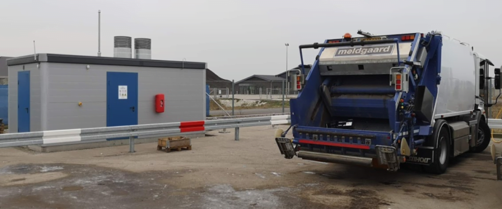 Dette billede illustrere intego – Biogas-tankstation sikrer renovationsbiler hurtig optankning