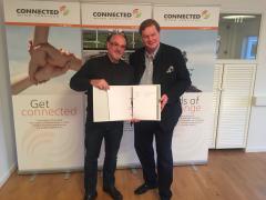 Dette billede illustrere Danske Connected Wind Services tegner kontrakt med kinesisk vindmøllefabrikant om service på møller i Frankrig