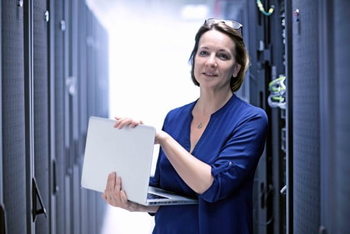 Dette billede illustrere Eaton – Ny guide til operatører af datacentre tilbyder hjælp til optimering af pålidelig strømforsyning