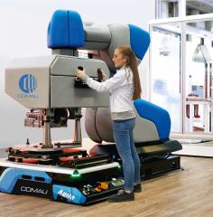 Dette billede illustrere Egatec fremviser verdens største kollaborative robot på Automationsdag´18