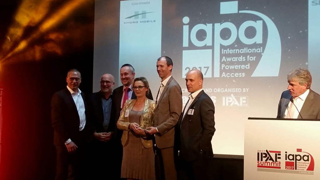 Dette billede illustrere RIWAL VINDER ANERKENDT BRANCHEPRIS