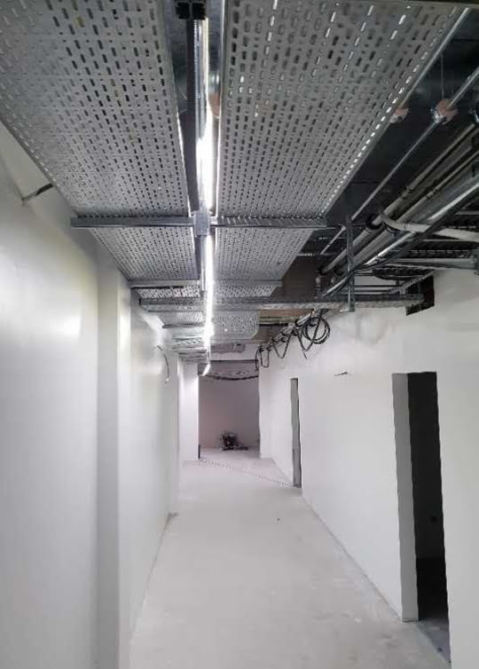 Dette billede illustrere LED-strips revolutionerer brugen af orienteringslys hos MT Højgaard A/S