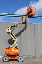 Dette billede illustrere Ramirent udvider liftflåden med kompakte bomlifte