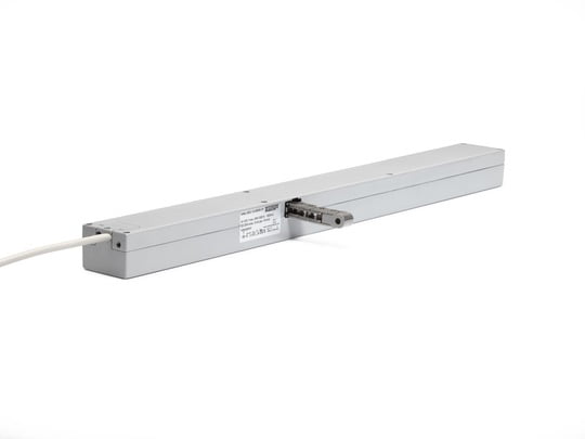 Dette billede illustrere WindowMaster lancerer 3-i-1 medium kædemotor med styrke som en stor motor