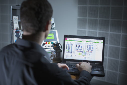 Dette billede illustrere Schneider Electric Danmark – ​Har din virksomhed en strategi for cybersikkerhed?