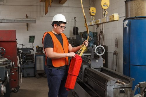 Dette billede illustrere Brady – Hold fingrene fra min kran