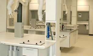Dette billede illustrere GPA Flowsystem – Plastrørssystem til Rockwools nye laboratoriebygning
