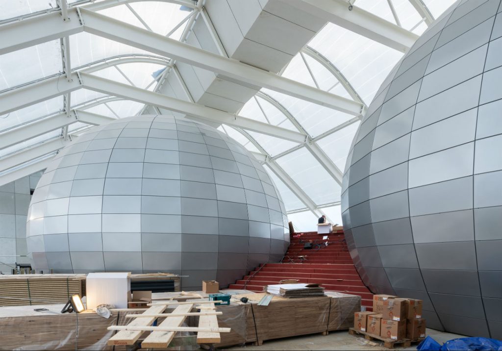 Dette billede illustrere Rockfon – God akustik giver naturens kræfter frit spil i ny oplevelsesarena