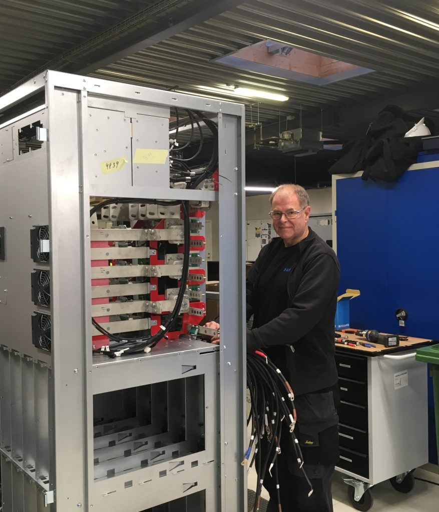 Dette billede illustrere Schneider Electric – Lokalt samarbejde styrker processen omkring bygning af prototype