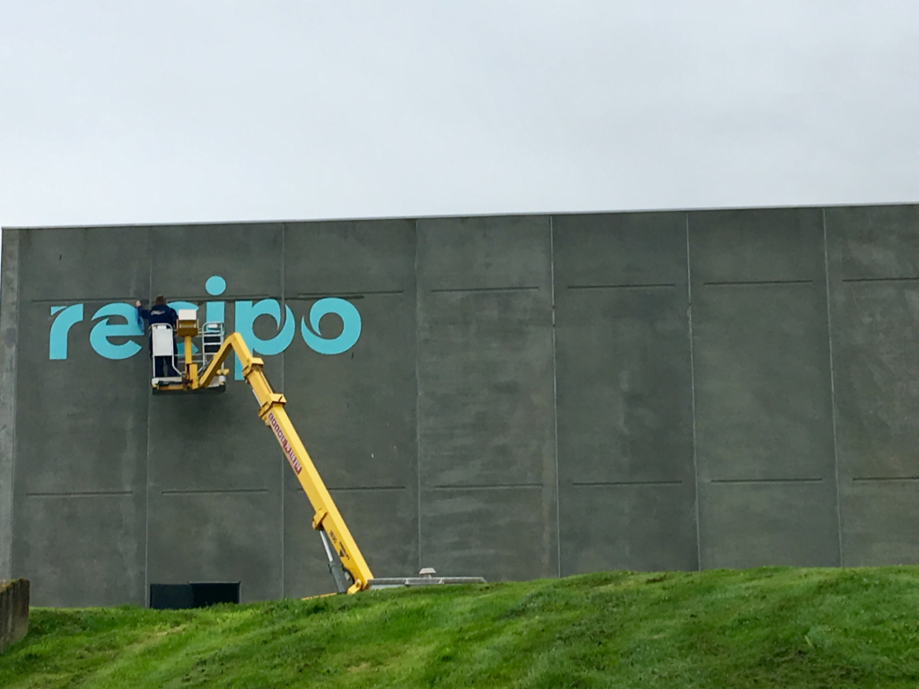 Dette billede illustrere Recipo Material åbner nu i Riga i Litauen