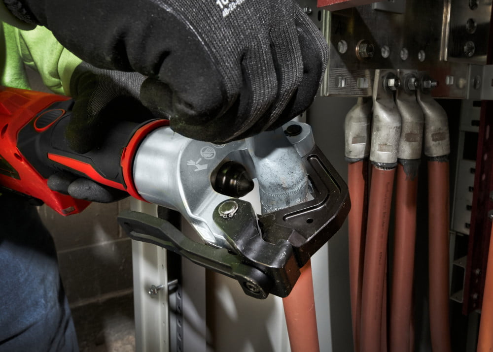 Dette billede illustrere TTI –   Lettere arbejdsdag med innovativt krympeværktøj fra Milwaukee