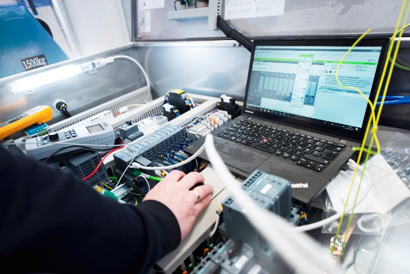Dette billede illustrere Siemens – Digitalisering i tavleproduktion giver gode besparelser