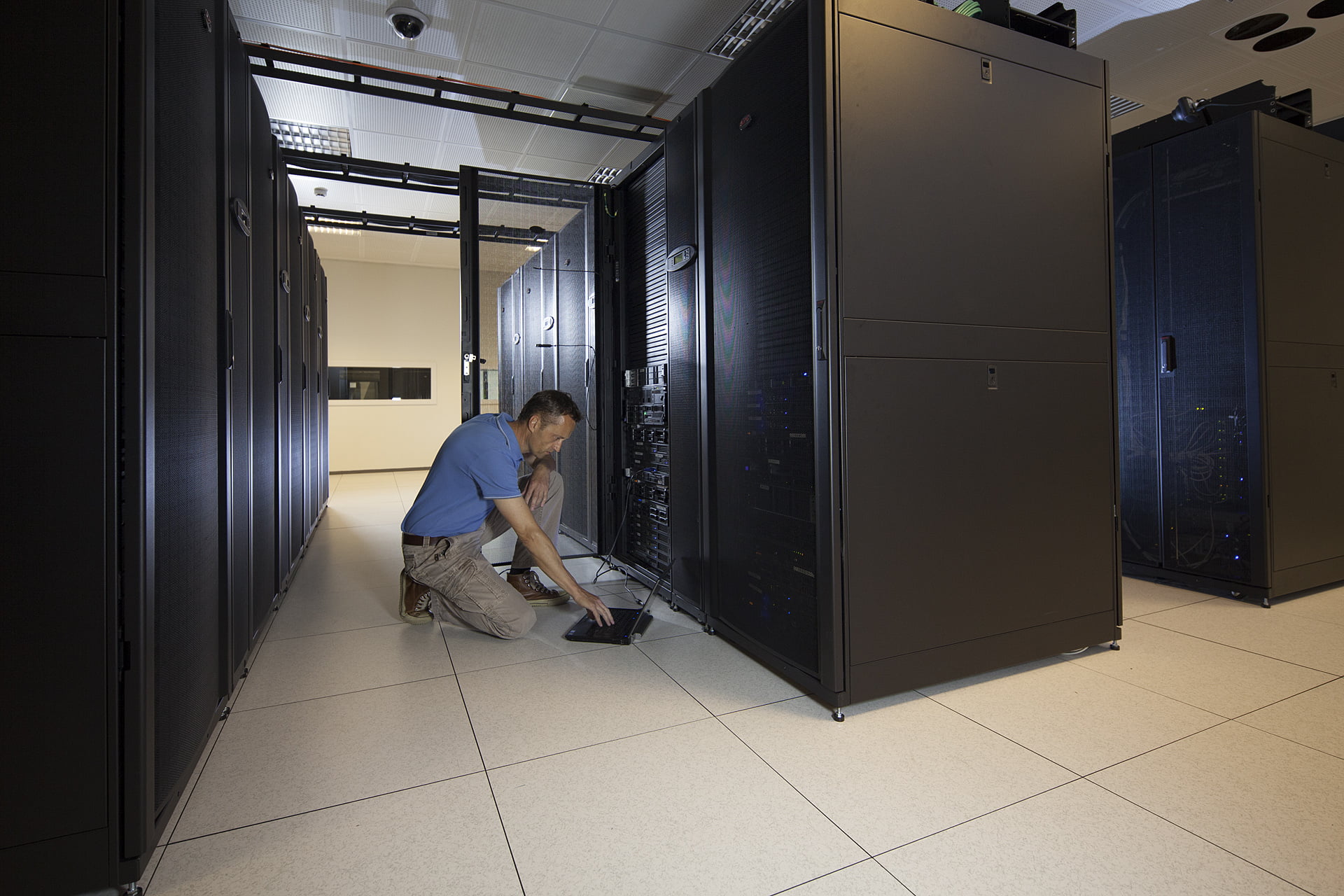 Dette billede illustrere Schneider Electric øger sin satsning på edge computing