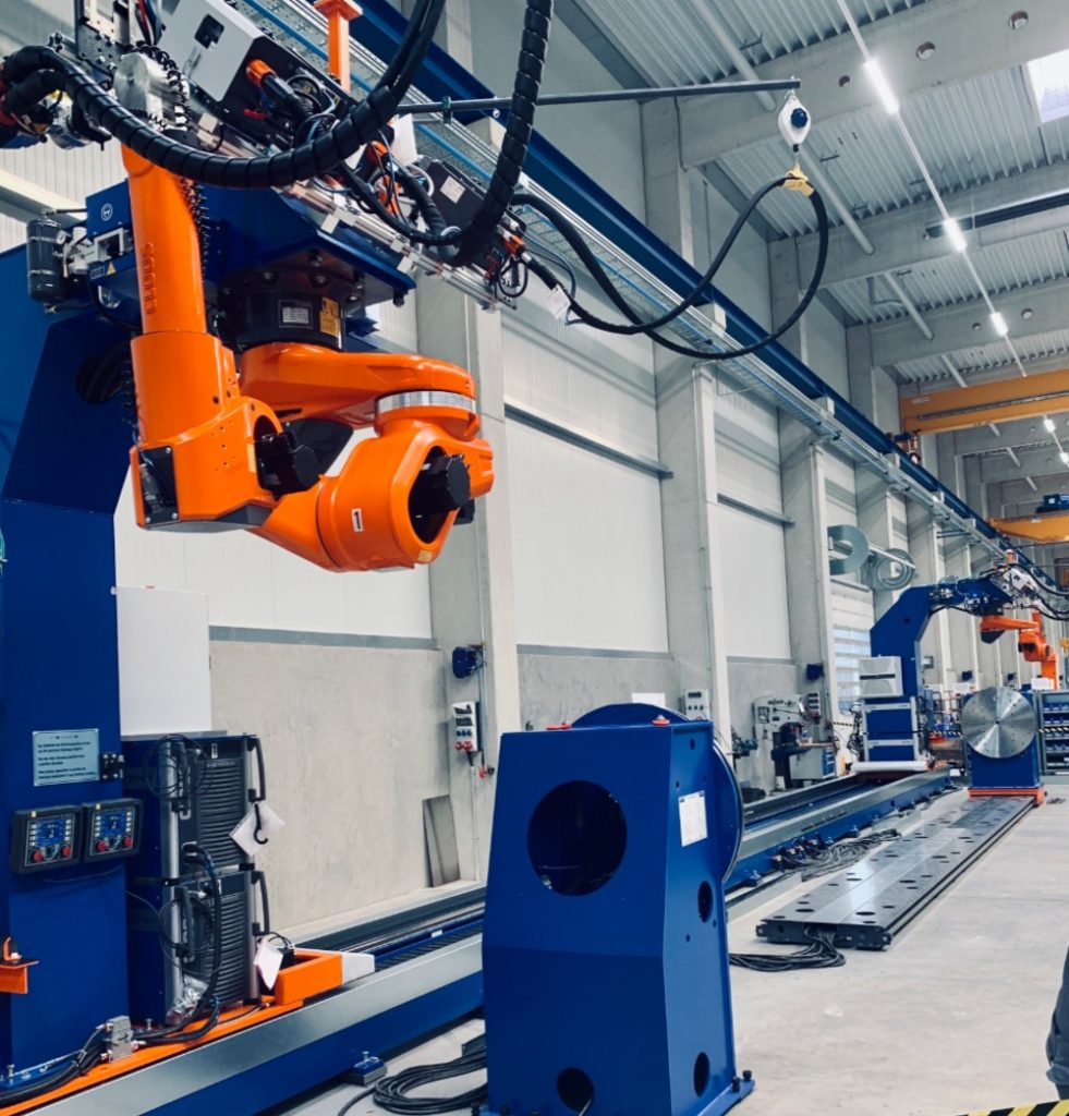 Dette billede illustrere Lavere etagedæk skaber behov for øget robotteknologi hos Give Steel