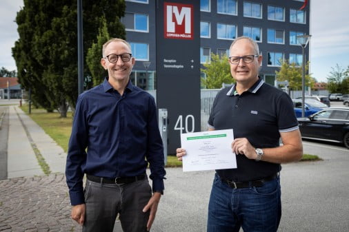 Dette billede illustrere Tekniker fra Lemvigh-Müller får eftertragtet certificering fra Schneider Electric