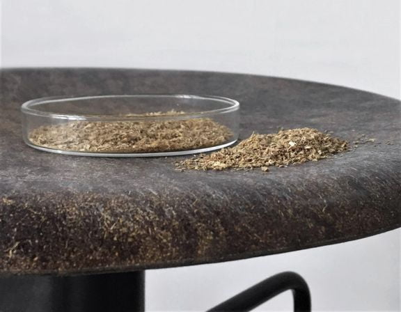 Dette billede illustrere Teknologisk Institut – Øl og genbrugsplast bliver til møbler