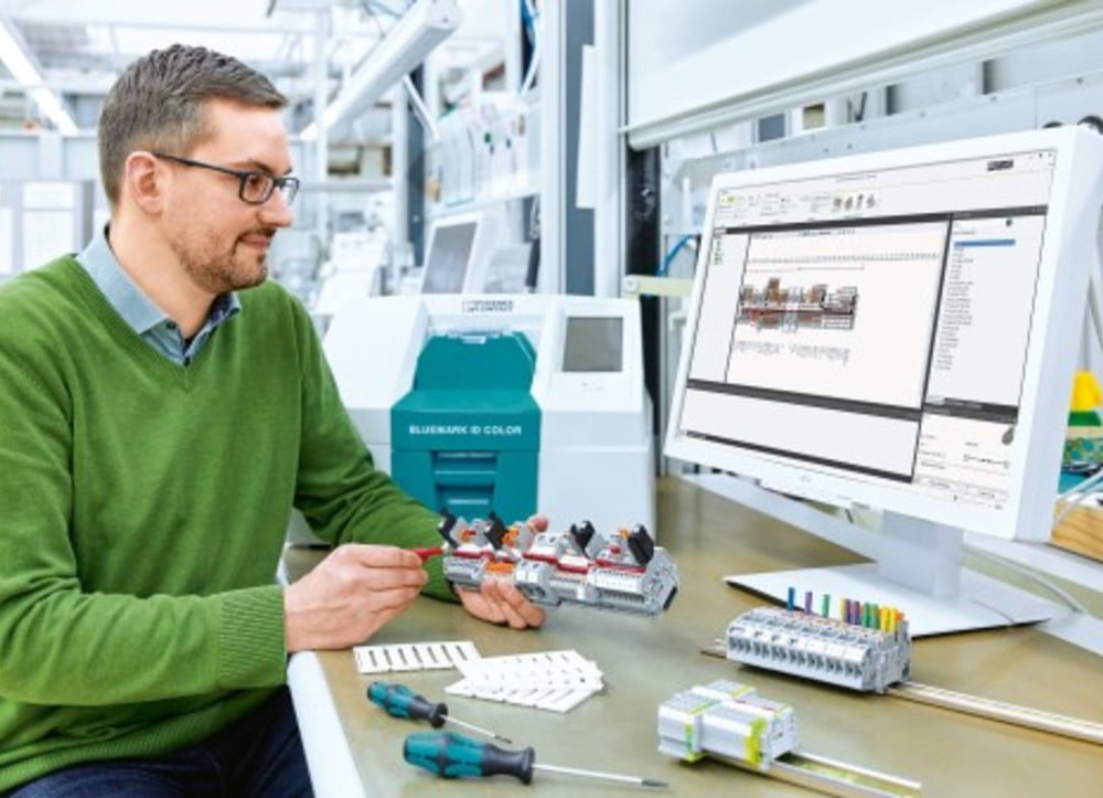 Dette billede illustrere Phoenix Contact – Innovationer til styretavleproduktion
