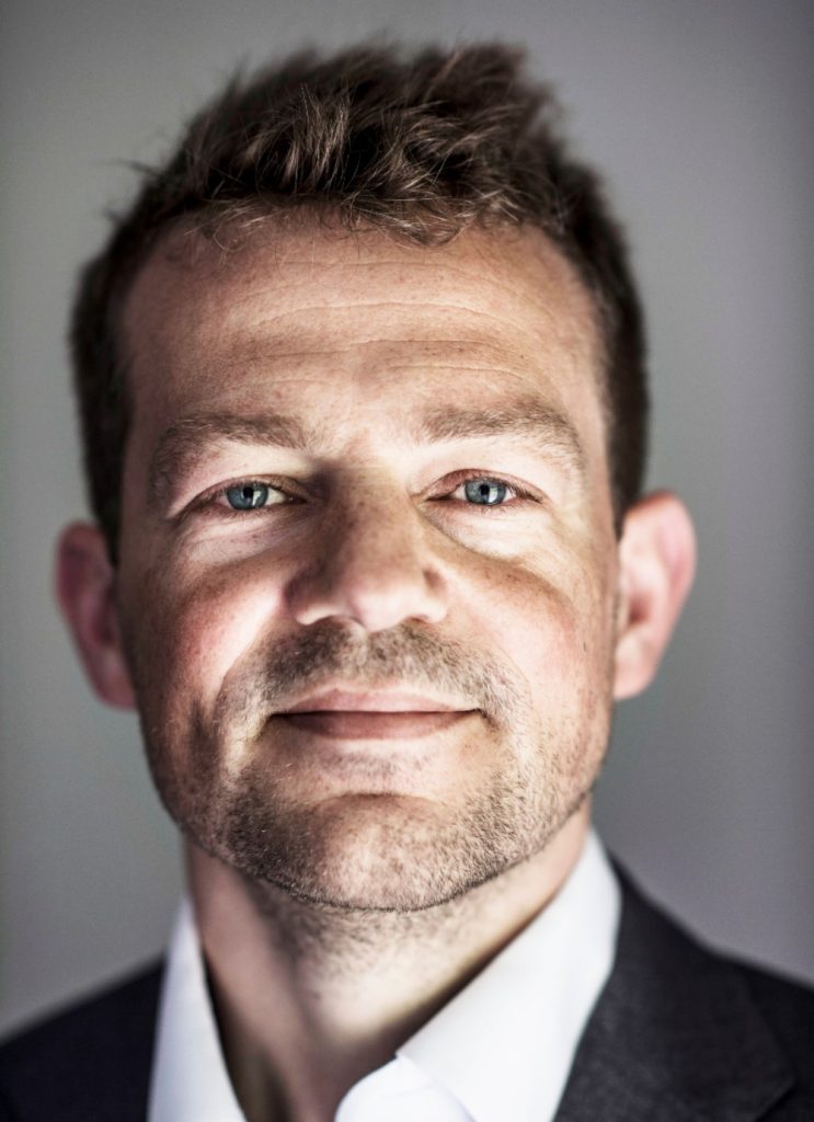 Dette billede illustrere Robotvirksomheden ROEQ får UR-stifter Esben Østergaard i bestyrelsen