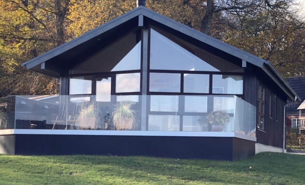 Dette billede illustrere DSG Industri – Funktionelt og elegant glasværn