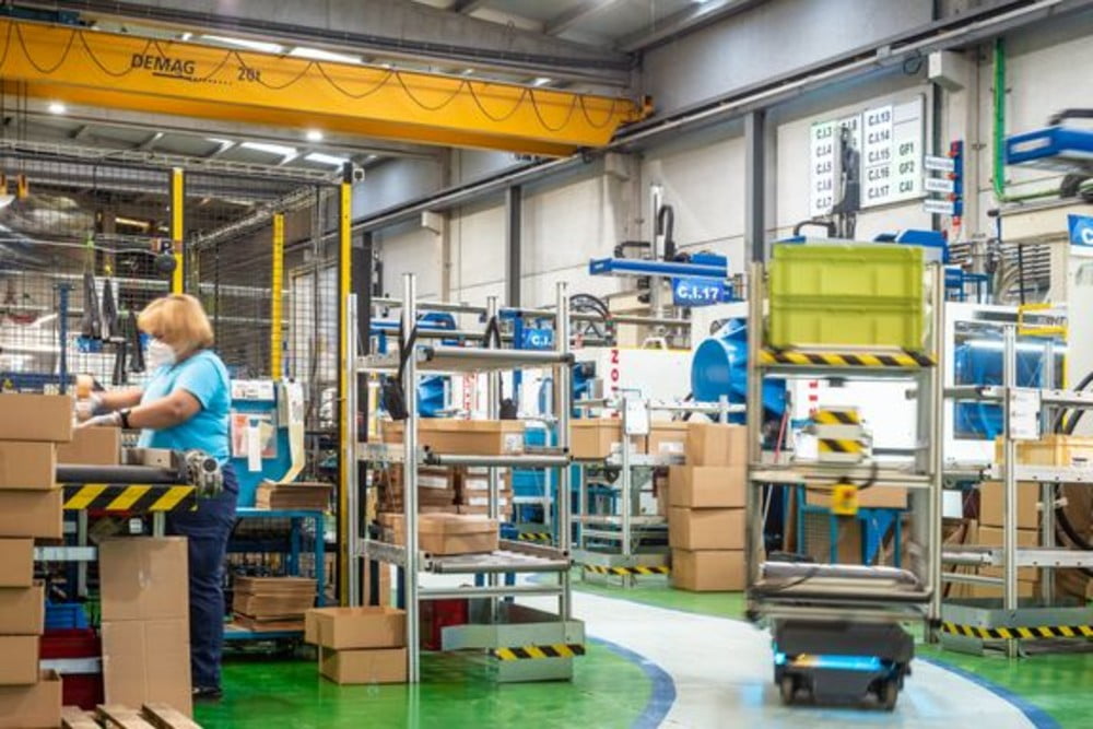 Dette billede illustrere MiR-robotter øger produktionskapaciteten i spansk bilindustri