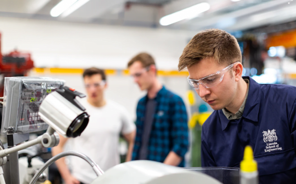 Dette billede illustrere Derfor bør man prioritere akasser i de tekniske erhverv