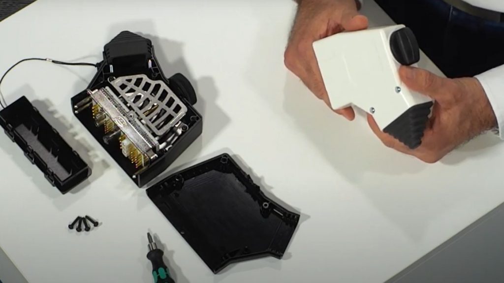 Dette billede illustrere ODU – Video – Konnektor til lynhurtig samling og adskillelse