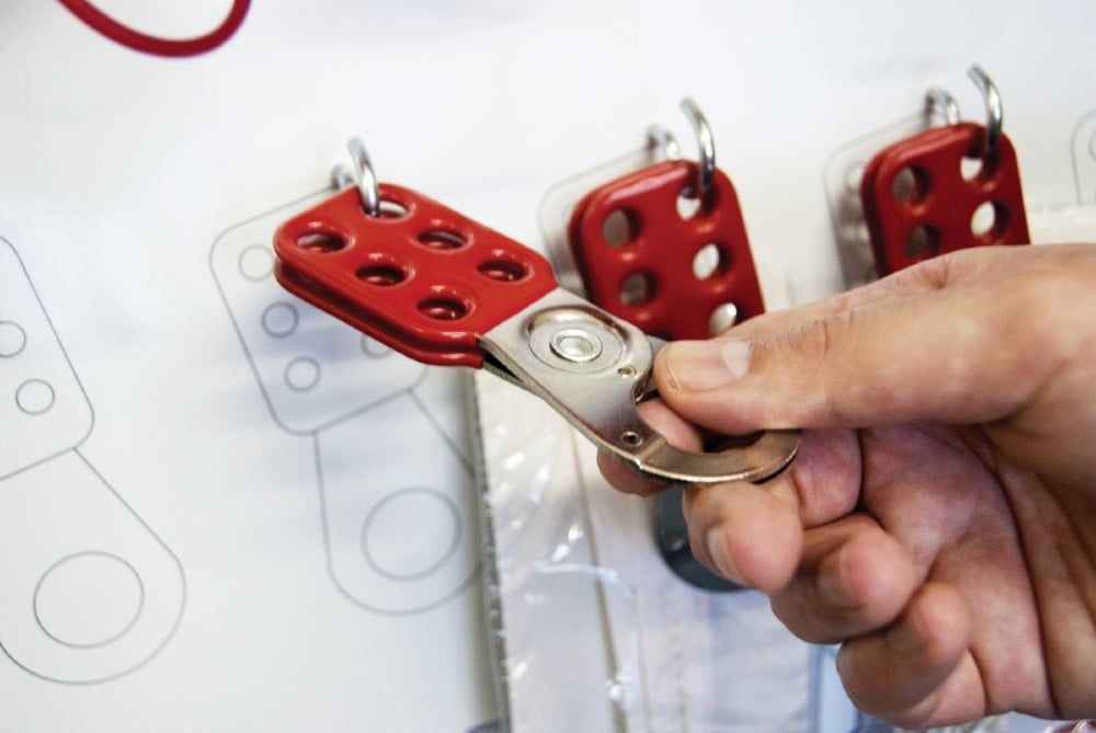 Dette billede illustrere Brady – Hold sikkerheden i fokus med lockout-skyggetavler