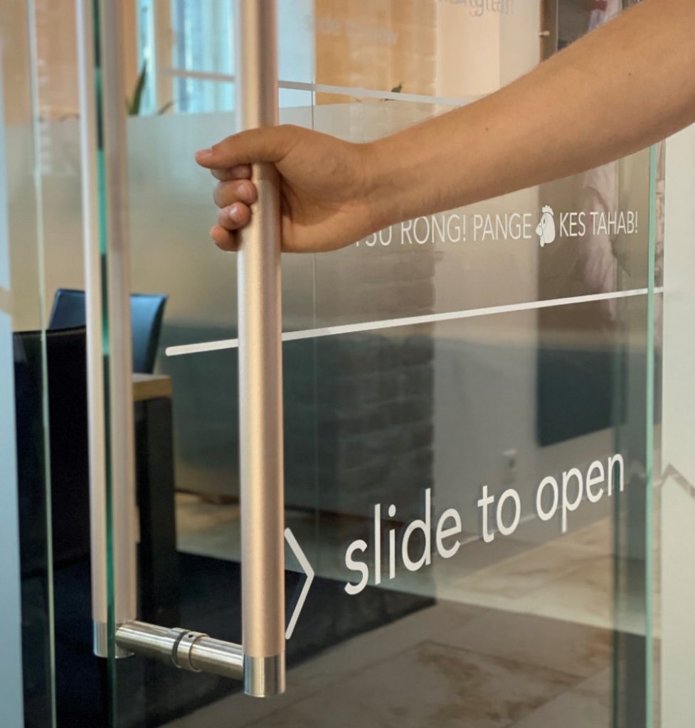 Dette billede illustrere Finsk opfindelse dræber coronavirus på overflader på sekunder