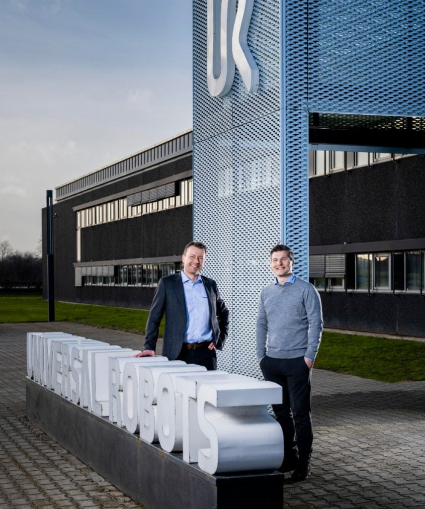 Dette billede illustrere Universal Robots udnævner Kjærgaard A/S som første certificerede integrator i Danmark
