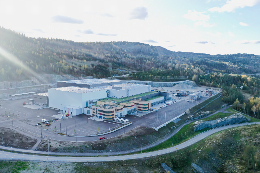 Dette billede illustrere SSI SCHÄFER – Dagligvarer, logistik og bæredygtighed: Tilpasset løsning for fuldstændig sekvens