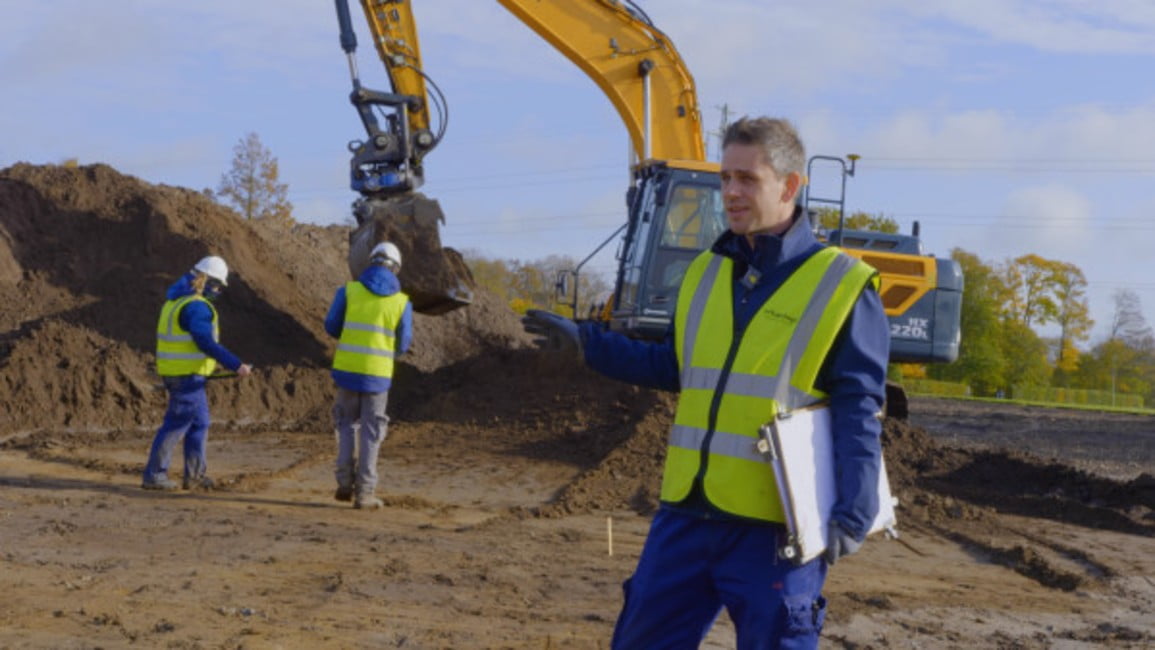 Dette billede illustrere Leica Geosystems – Maskinførersnilde sikrer arkæologisk udgravning i Odense