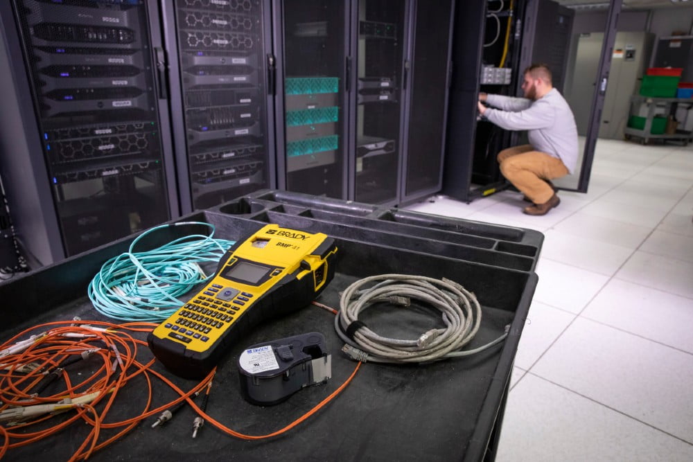 Dette billede illustrere BRADY – Få en forbedring af datacentrets oppetid