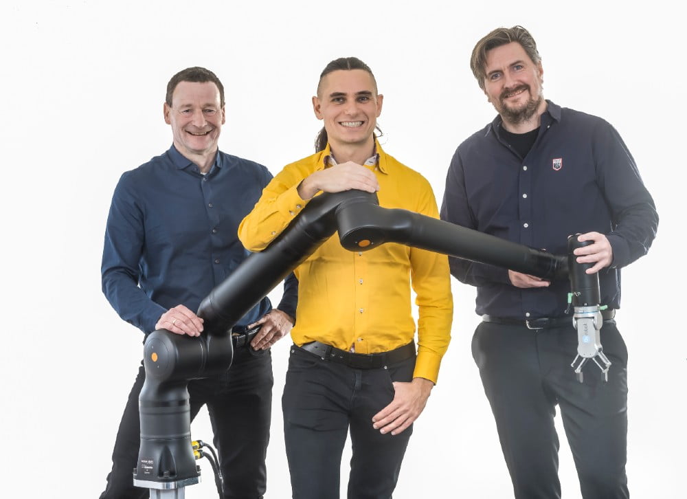 Dette billede illustrere Kassow Robots udvider teamet med opfinderne af verdens første dobbelte vakuumgribere