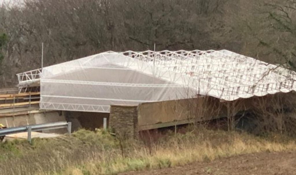 Dette billede illustrere HAKI TKS 750 vejrbeskyttelsessystem