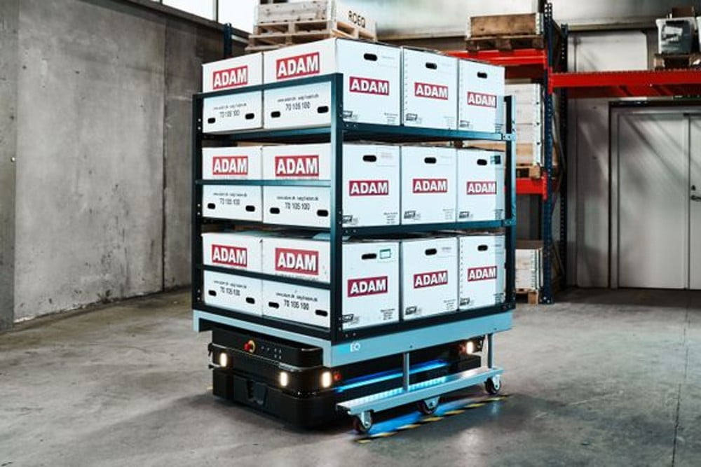 Dette billede illustrere ROEQ booster mobile robotters lasteevne og muligheder med to unikke produkter