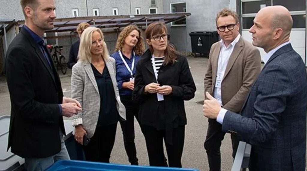 Dette billede illustrere Søren Pape Poulsen og Benedikte Kiær hørte om grøn omstilling hos Carmo