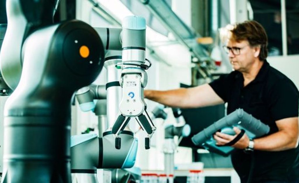 Dette billede illustrere Teknologisk Institut – Danske virksomheder skal klædes på med nye robot-kompetencer