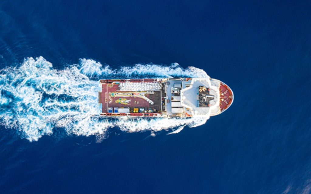 Dette billede illustrere Danfoss Drives løsninger ombord på Maersk Tender er med til at reducere CO2-udledninger