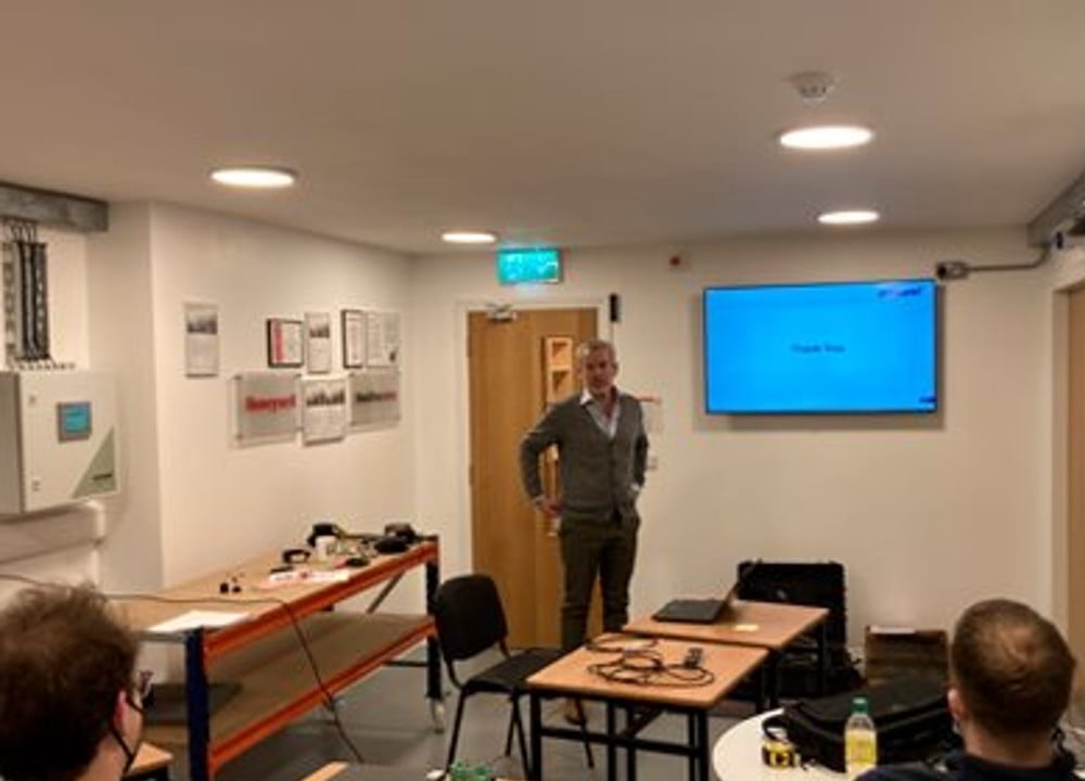 Dette billede illustrere Geopal – Christian Møller på besøg hos OBW Technologies