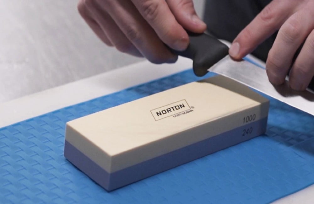 Dette billede illustrere Norton lancerer en ny serie af slibe- og hvæssesten