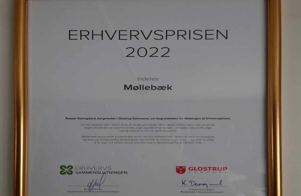 Dette billede illustrere Møllebæk Autoriseret Kloakmester – en glad vinder af Erhvervsprisen