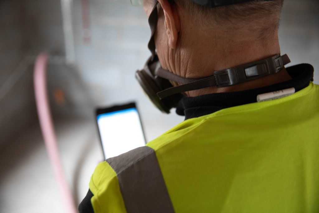 Dette billede illustrere Ny glasuldsgranulat-app sikrer kvalitet og sporbarhed
