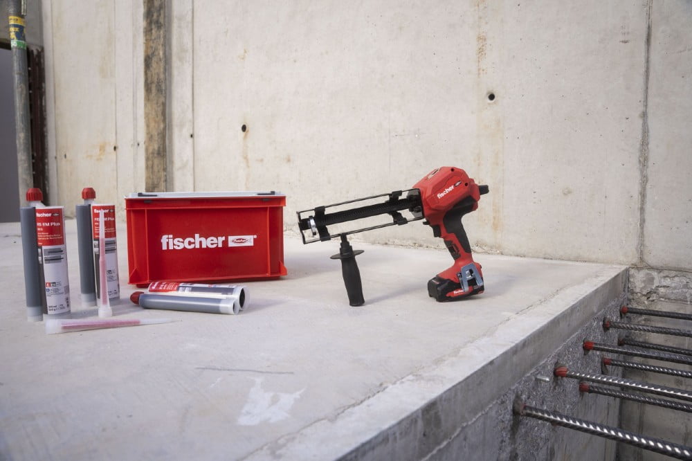Dette billede illustrere Brugervenlig injektionspistol fra fischer sparer arbejdsgange og ressourcer