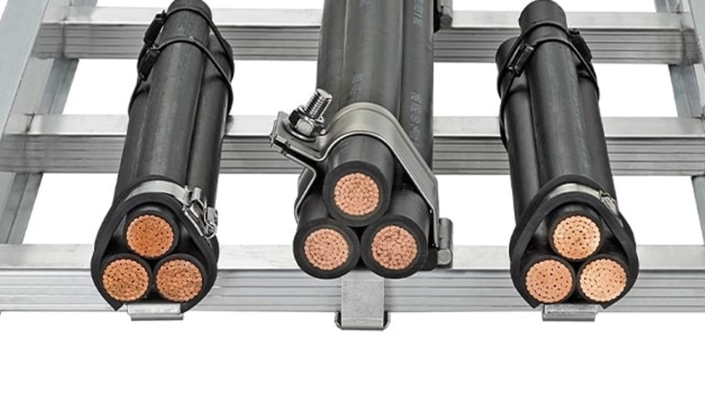 Dette billede illustrere Cable cleats til kortslutningsbeskyttelse af kabler