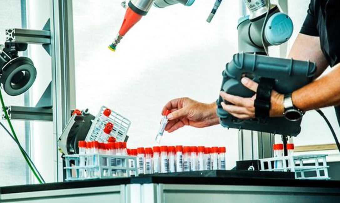 Dette billede illustrere Teknologisk Institut – Ny undersøgelse: Accelererende innovation i robotter til sundhedsvæsenet – men stadig barrierer på hospitalerne