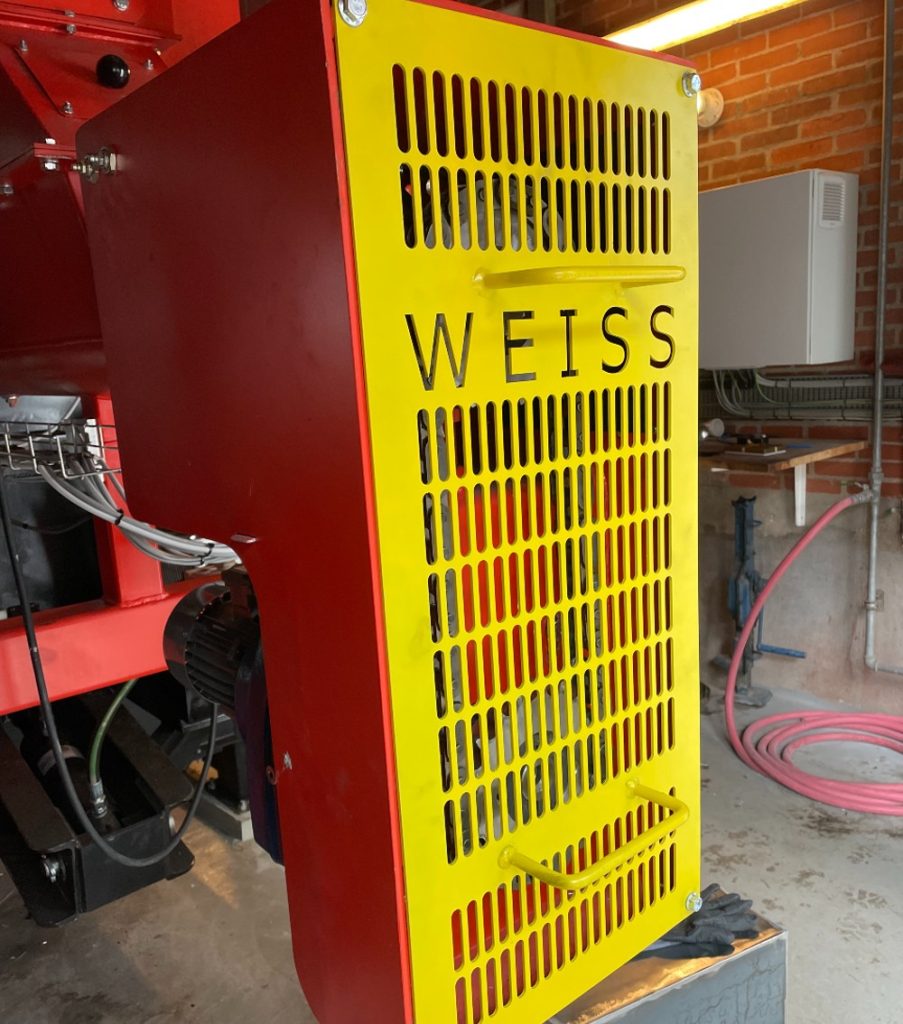 Dette billede illustrere Weiss – First Fire
