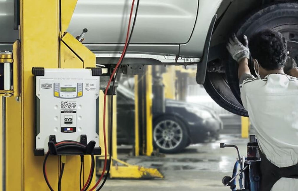 Dette billede illustrere Batterilader til montering på væg eller lift fra LØWENER